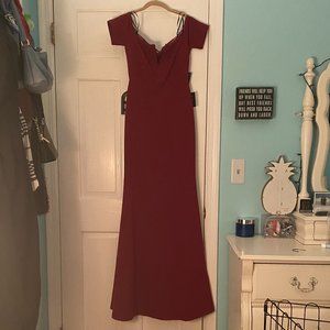 Never Worn Red Lulus Maxi Dress (Prom)